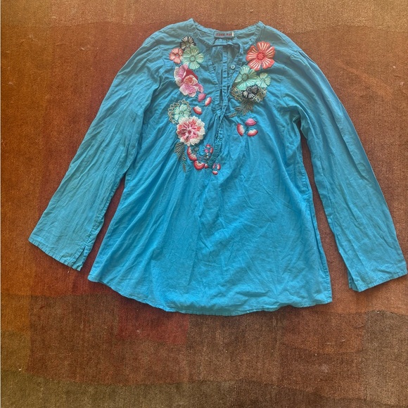 Johnny Was Tops - Johnny Was Floral Embroidered Lightweight Top - Vibrant Blue - Sz M